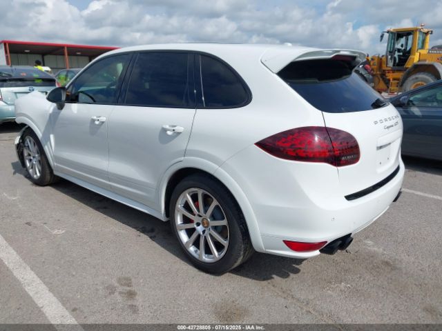 2013 PORSCHE CAYENNE WP1AD2A27DLA45105 Photo 2