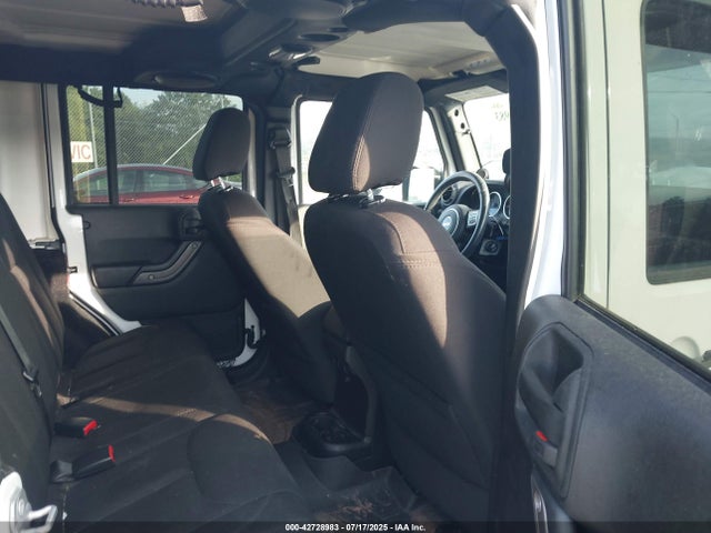 1C4BJWDG0EL315676 Jeep Wrangler