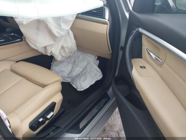 2017 BMW 330I WBA8B9C36HK885681 Photo 4