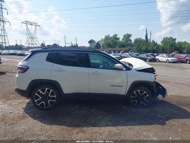 3C4NJDCB4JT315699 Jeep Compass