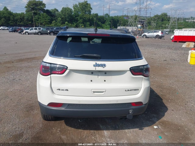 3C4NJDCB4JT315699 Jeep Compass