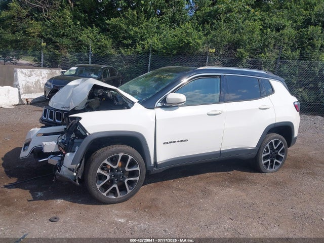 3C4NJDCB4JT315699 Jeep Compass