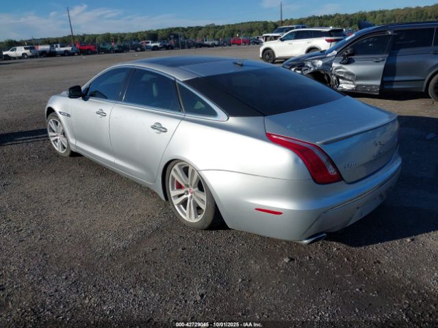 2011 JAGUAR XJ SAJWA2GB5BLV16609 Photo 2