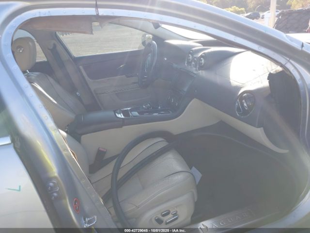 2011 JAGUAR XJ SAJWA2GB5BLV16609 Photo 4