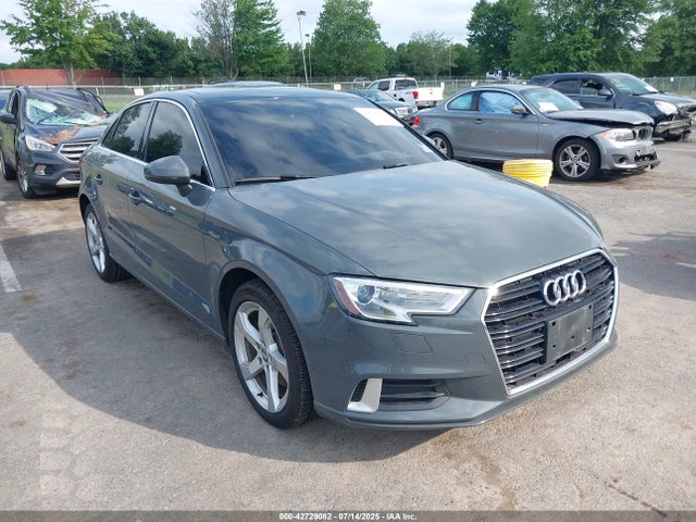 2019 AUDI A3 WAUAUGFF2K1009922 Photo 0