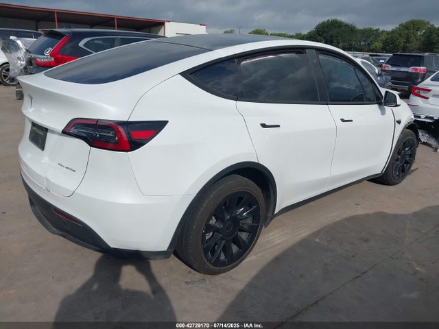 Tesla Model Y 2023 7SAYGDEE2PA071402 Image 4