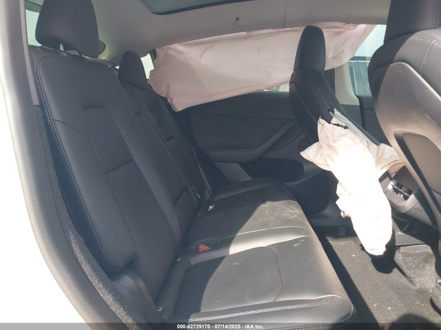 Tesla Model Y 2023 7SAYGDEE2PA071402 Image 8
