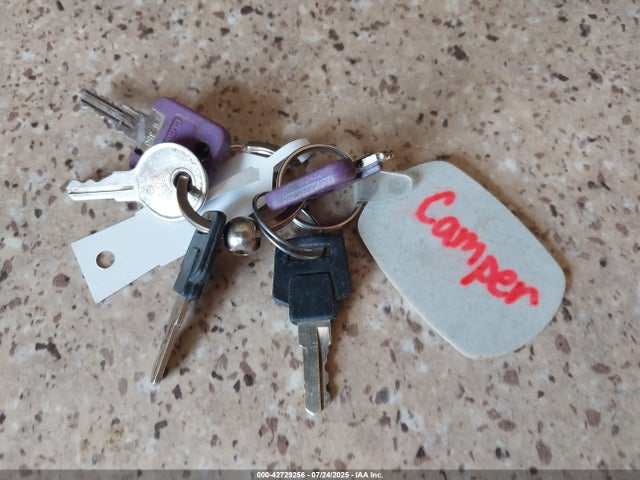 Coachmen Catalina 2015 5ZT2CAUB0FA019876 Image 11