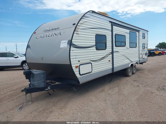 Coachmen Catalina 2015 5ZT2CAUB0FA019876 Image 2