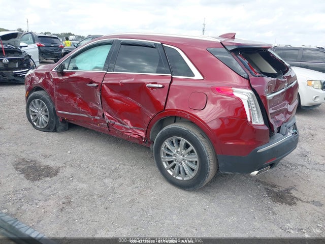 2017 CADILLAC XT5 1GYKNBRSXHZ282143 Photo 2