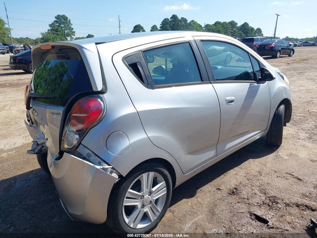 Chevrolet ll0 2014 KL8CB6S91EC575907 Image 4