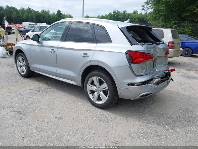 2018 AUDI Q5 WA1ANAFY6J2143088 Photo 2