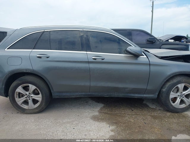 42729527 :رقم المزاد ، WDC0G4JBXHF223989 vin ، 2017 Mercedes-benz Glc 300 مزاد بيع