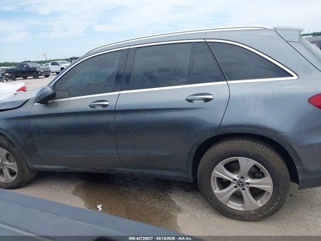 42729527 :رقم المزاد ، WDC0G4JBXHF223989 vin ، 2017 Mercedes-benz Glc 300 مزاد بيع