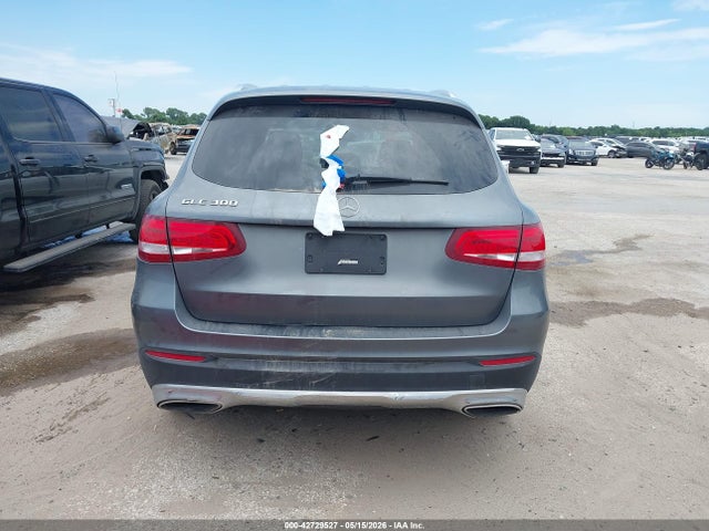 42729527 :رقم المزاد ، WDC0G4JBXHF223989 vin ، 2017 Mercedes-benz Glc 300 مزاد بيع
