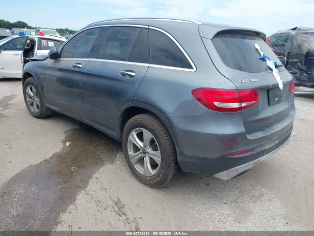 42729527 :رقم المزاد ، WDC0G4JBXHF223989 vin ، 2017 Mercedes-benz Glc 300 مزاد بيع