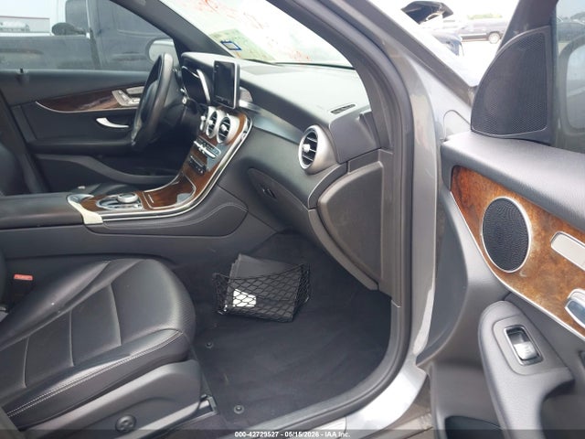 42729527 :رقم المزاد ، WDC0G4JBXHF223989 vin ، 2017 Mercedes-benz Glc 300 مزاد بيع