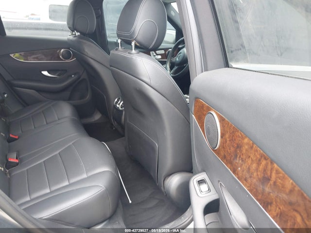 42729527 :رقم المزاد ، WDC0G4JBXHF223989 vin ، 2017 Mercedes-benz Glc 300 مزاد بيع