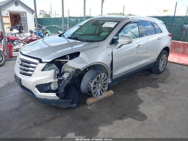 2017 CADILLAC XT5 1GYKNDRS4HZ228381 Photo 1