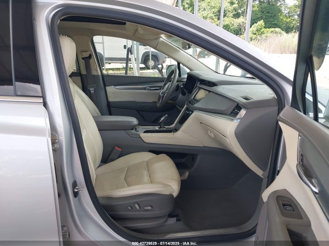 2017 CADILLAC XT5 1GYKNDRS4HZ228381 Photo 4