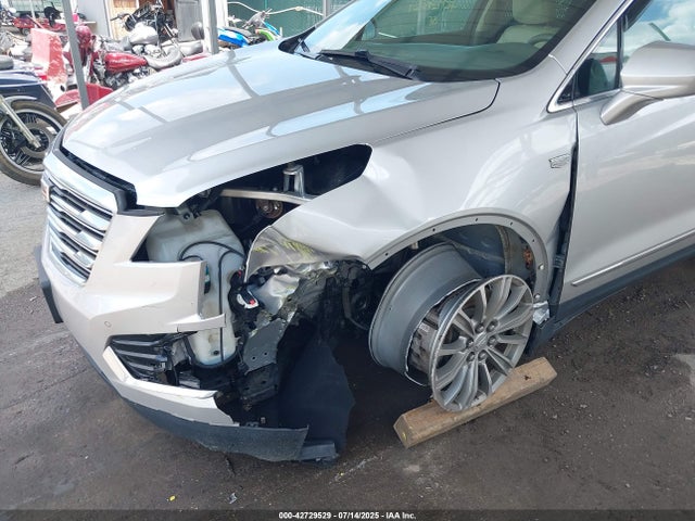 2017 CADILLAC XT5 1GYKNDRS4HZ228381 Photo 5