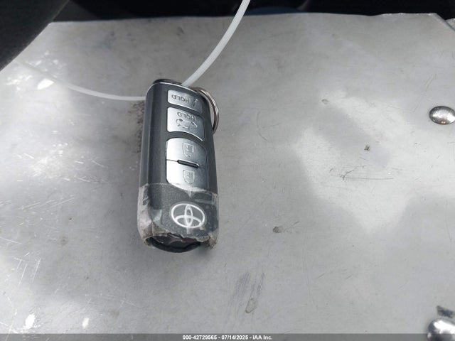 3MYDLBYV9HY174611 Toyota p5v