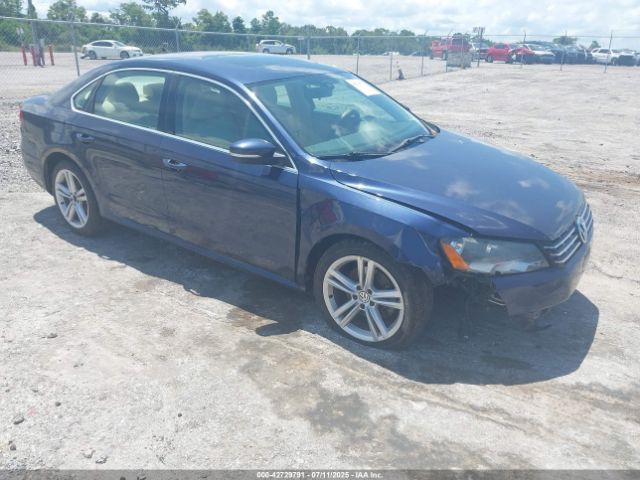 2015 VOLKSWAGEN PASSAT 1VWBV7A38FC018584