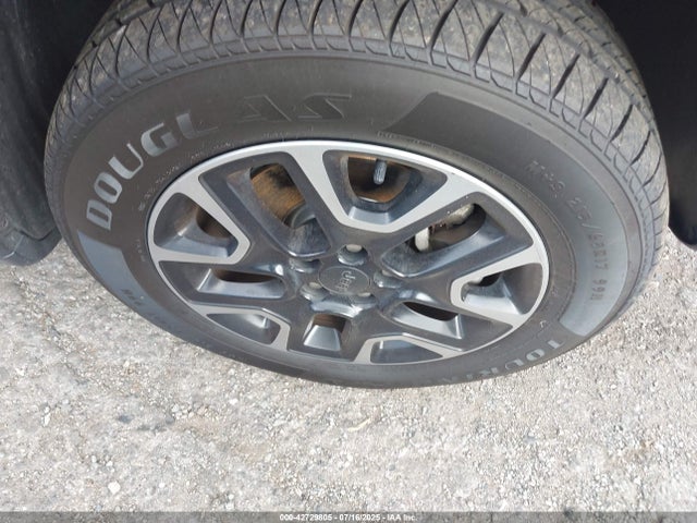 3C4NJDDB8KT671265 Jeep 2019