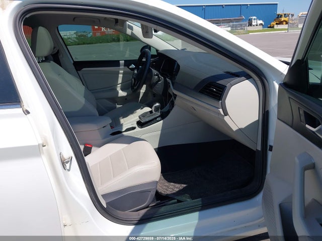 3VW7M7BU7NM014720 Volkswagen 1.5 tsi