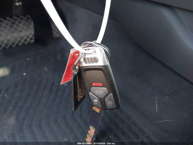 2017 AUDI A4 WAUENAF44HN034008 Photo 10