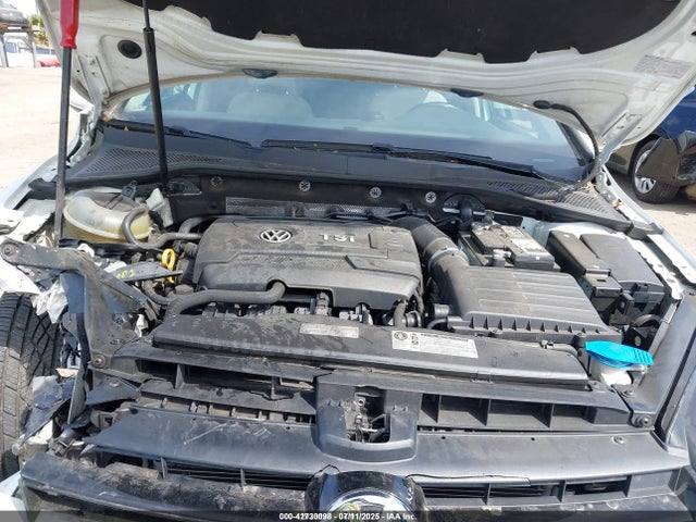 Volkswagen 2015 2015 3VW217AU2FM085541 Image 10