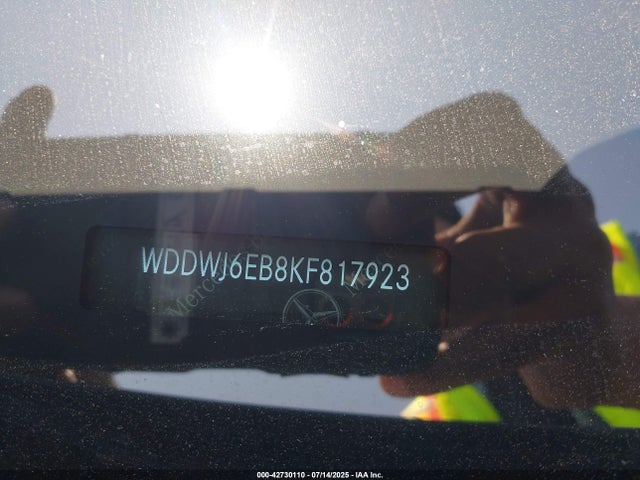 WDDWJ6EB8KF817923 Mercedes-Benz m276