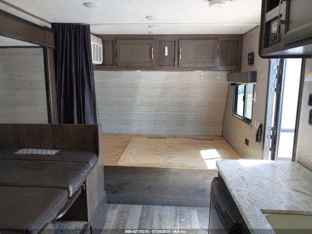 1UJBJ0AJ8M77B0270 Jayco Jayco