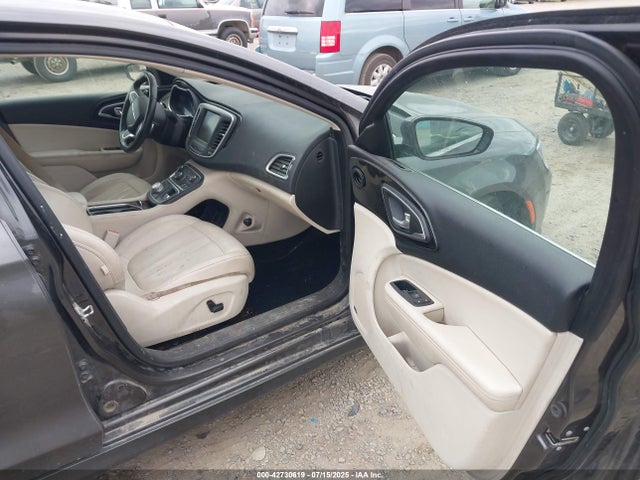 Chrysler 200 2015 1C3CCCEG8FN540529 Image 5