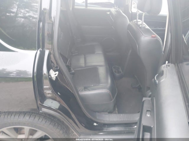 1C4NJDBB7GD802752 Jeep 2016
