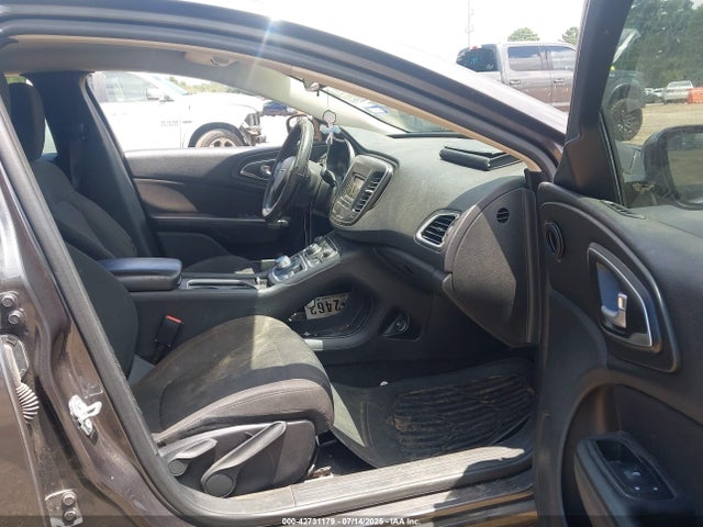 1C3CCCAB1FN716699 Chrysler 200