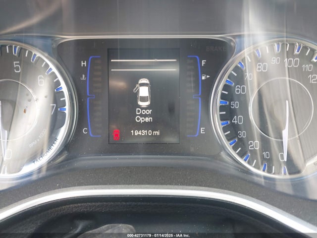 1C3CCCAB1FN716699 Chrysler 200