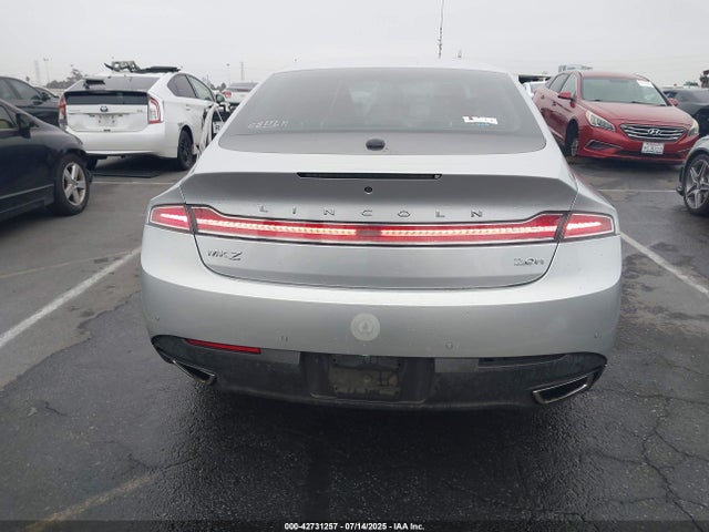 3LN6L2LU7GR612861 Lincoln 2016