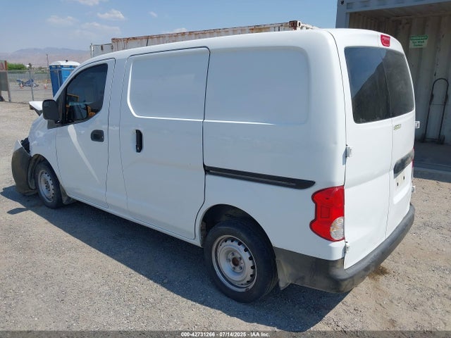 Nissan 2015 2015 3N6CM0KN7FK701790 Image 3