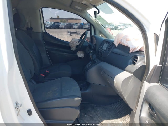 Nissan 2015 2015 3N6CM0KN7FK701790 Image 5