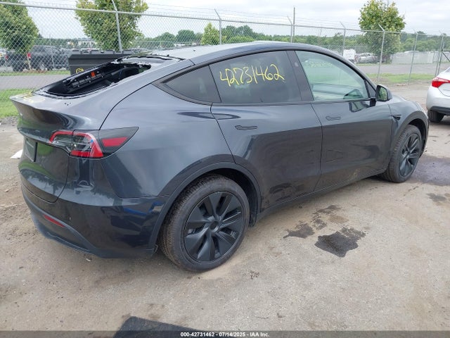 2025 TESLA MODEL Y 7SAYGDED8SA371901 Photo 3