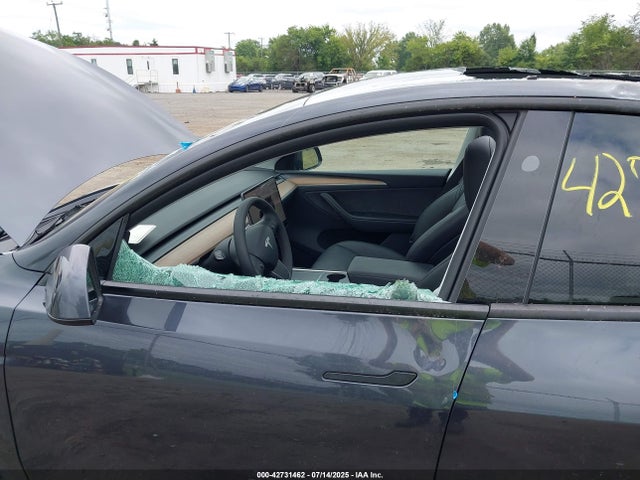 2025 TESLA MODEL Y 7SAYGDED8SA371901 Photo 5