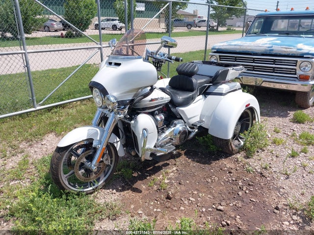 1HD1TBH1XLB957330 Harley-Davidson FLHTCUTGSE