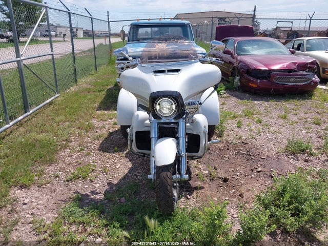 1HD1TBH1XLB957330 Harley-Davidson FLHTCUTGSE