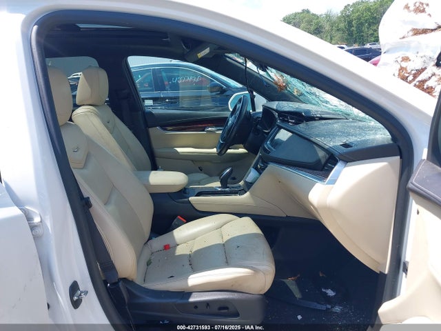 2017 CADILLAC XT5 1GYKNBRSXHZ102451 Photo 4