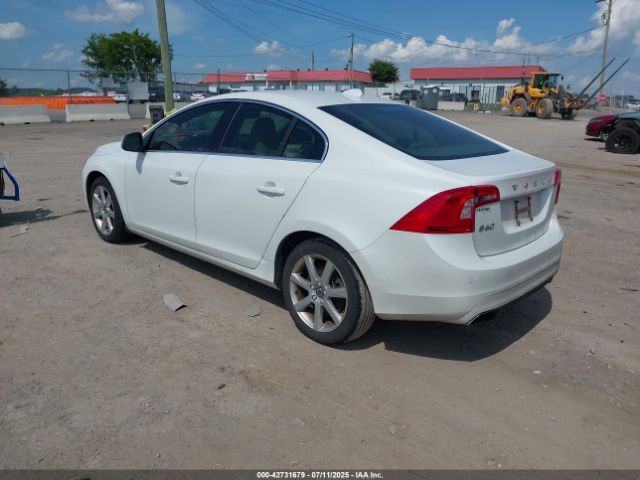 2016 VOLVO S60 YV126MFK3G2392567 Photo 2