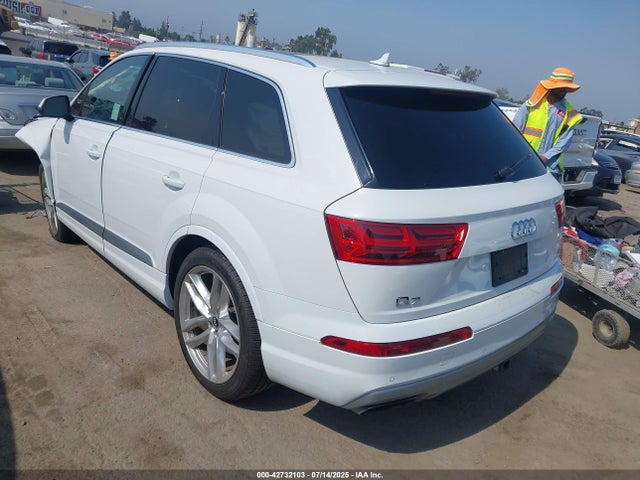 2017 AUDI Q7 WA1VAAF79HD008304 Photo 2
