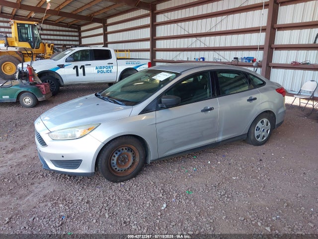 Ford 2016 2016 1FADP3E27GL311271 Image 2