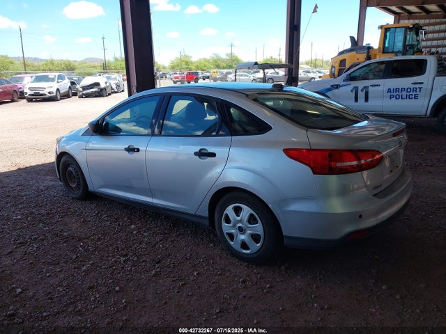 Ford 2016 2016 1FADP3E27GL311271 Image 3