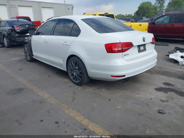 3VW2K7AJ1FM338691 Volkswagen 2015